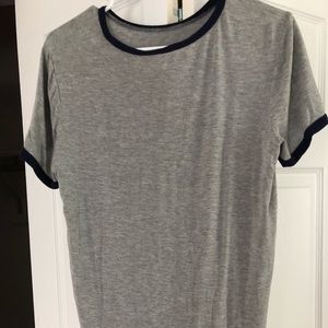 Gray t shirt